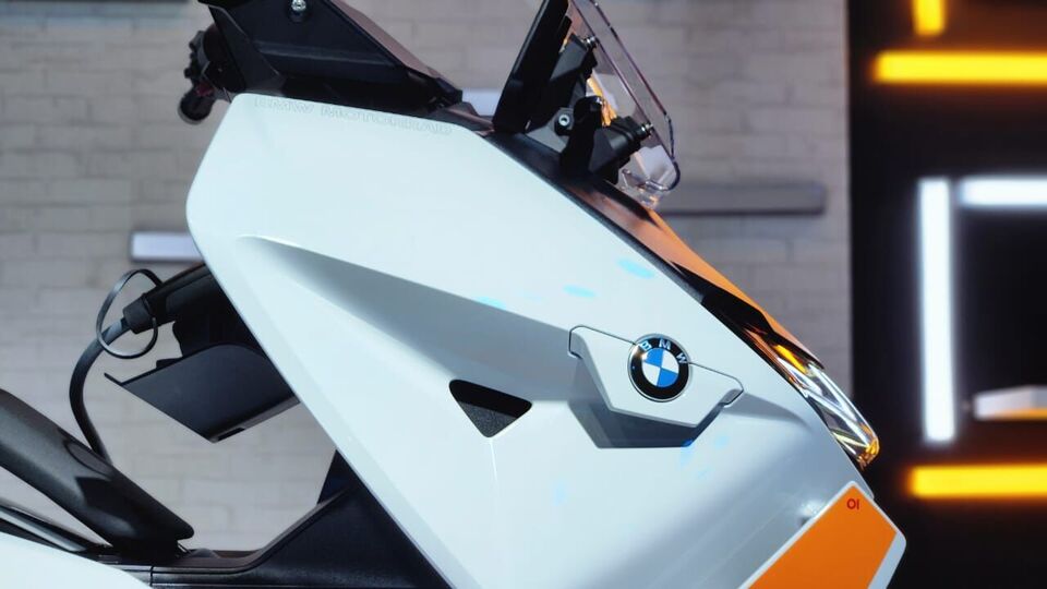 BMW CE 04 