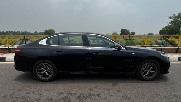 The stretched profile of the 5 Series is now abundantly clear although the 18-inch wheels look a bit too small when put up against the overall side view of the sedan.