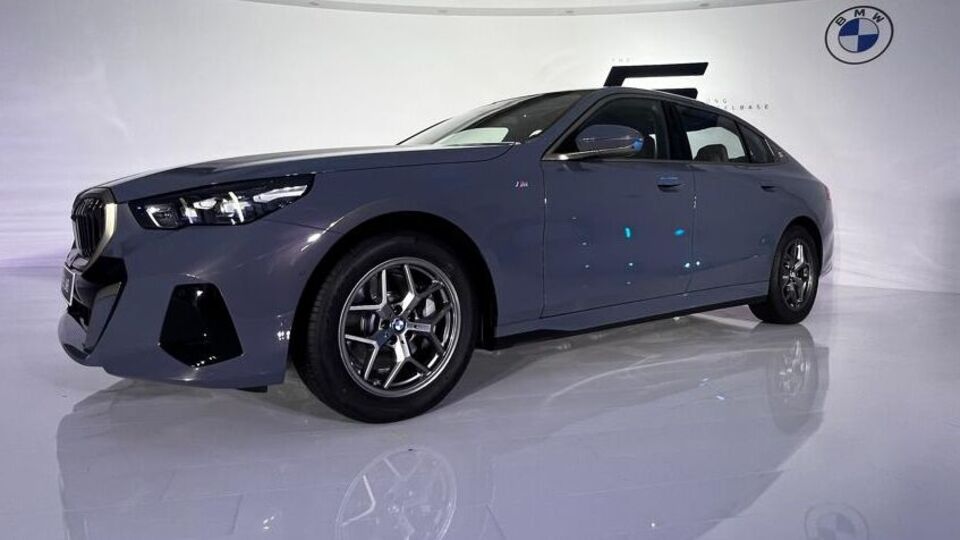 2024 BMW 5 Series LWB