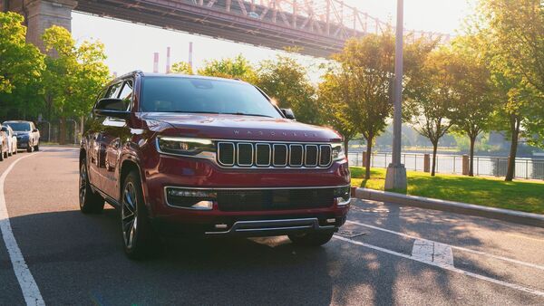 Jeep Wagoneer