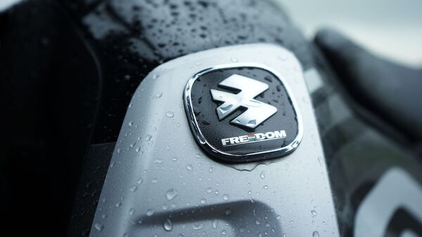 Bajaj Freedom 125 CNG Review