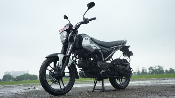 The Bajaj Freedom 125 promises a range of 330 km (claimed) from its CNG and petrol fuel options 