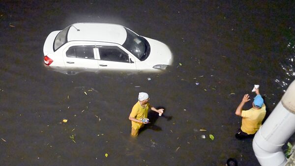 Delhi rains traffic jam