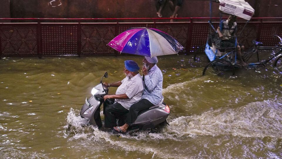 Delhi rains traffic jam 5
