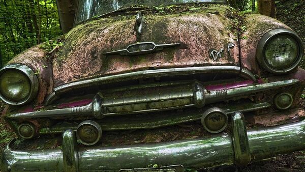 The next time you are in Russia, ensure you only get into a vehicle that is clean on the outside, or else... Dirty car