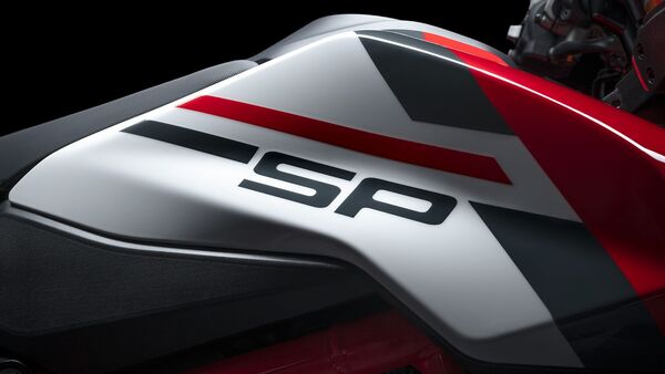 The 950 SP comes with a special dual-tone livery that dresses it up in white and red with grey accents. 