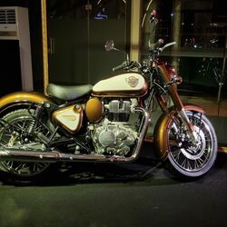 Royal Enfield will announce the prices of the 2024 Classic 350 on September 1, 2024. So far, the motorcycle has been revealed giving us a clear view of the changes made to it and the new equipment. However, bookings and test drives of the updated motorcycle will open on the same day as the launch date.