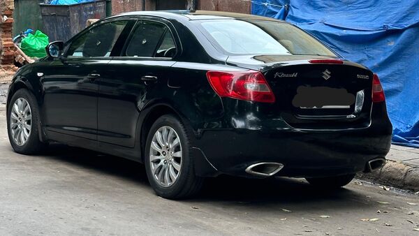 The Kizashi got much better styling as well as fit and finish quality as compared to the rest of its siblings.