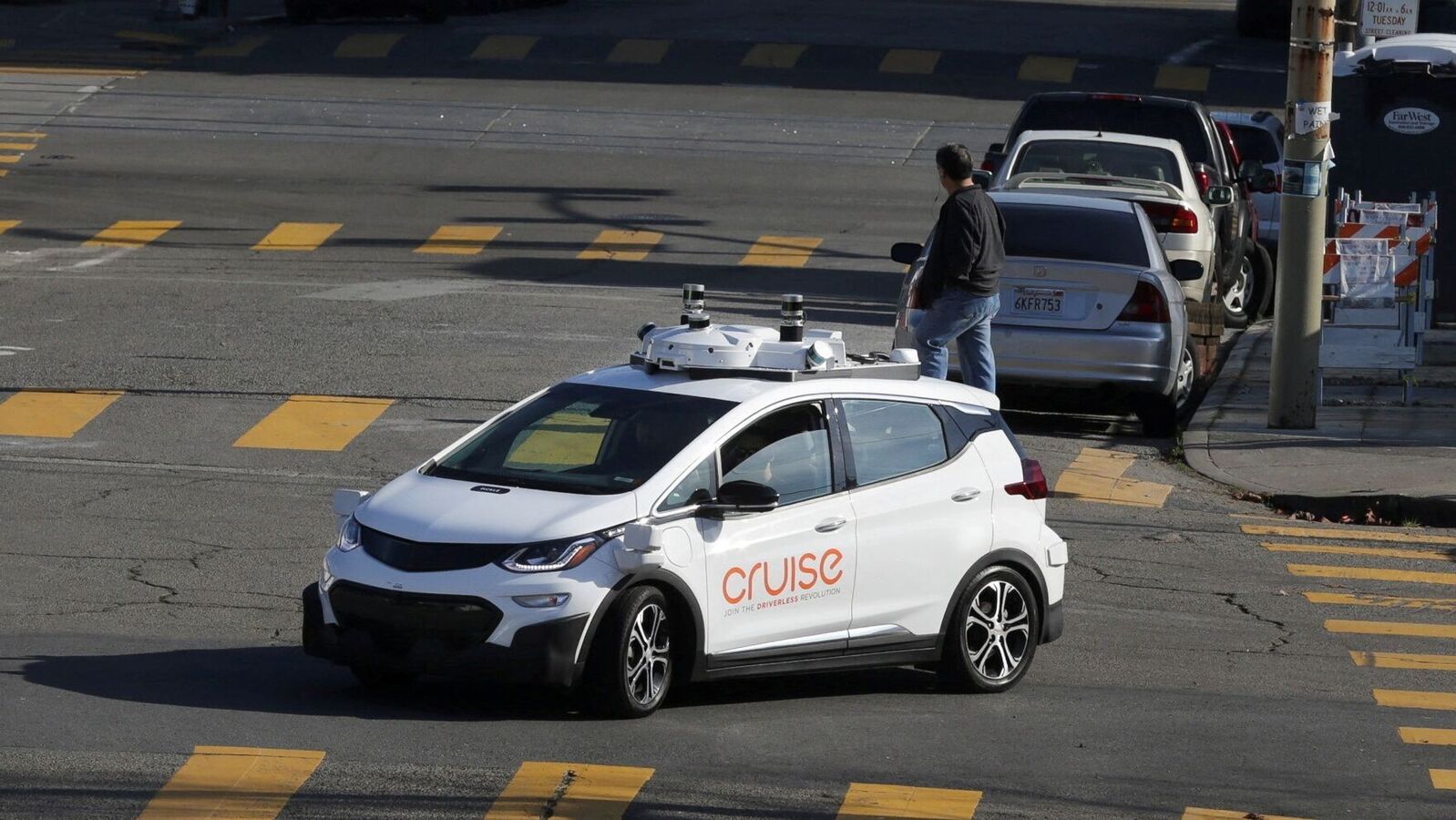 GM’s Cruise to offer robotaxis on Uber’s platform from next year