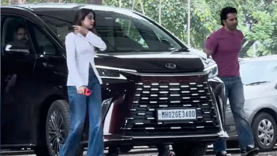 Janhvi Kapoor Lexus LM MPV