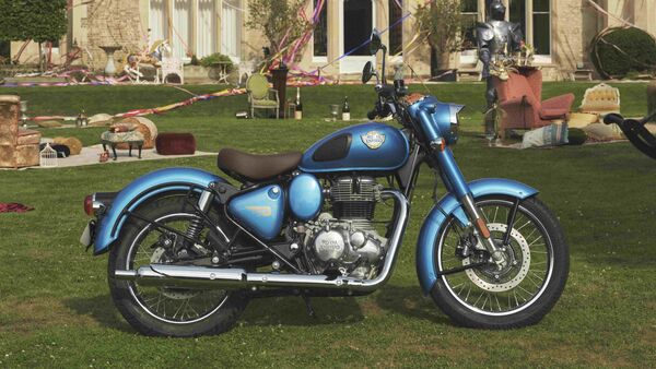 The 2024 Royal Enfield Classic 350 comes available in a wide range of colour options. 