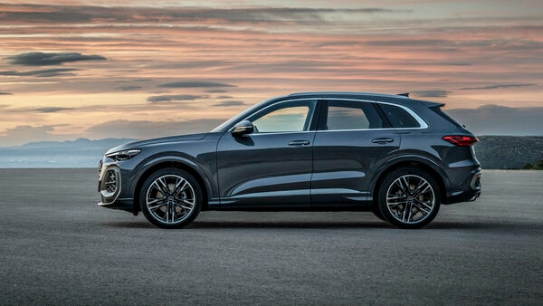 The new Q5 SUV is based on the same platform that underpins all the new A5 models and it is offered with three mild-hybrid engine options. The entry-level 2.0-litre petrol unit makes 201 bhp and 340 Nm of torque. The diesel motor ups the torque to 400 Nm. The third engine is reserved for the SQ5, which will be sold as the top performance variant of the SUV, and it makes 362 bhp and 550 Nm of torque. 