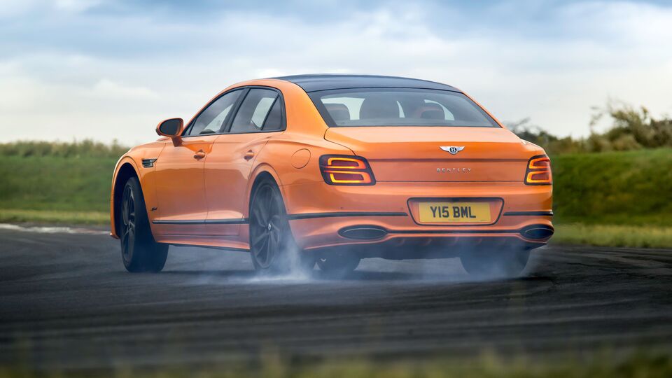 2025 bentley flying spur 