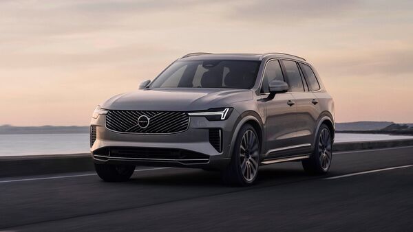 2025 Volvo XC90 facelift debuts globally with cosmetic updates, new PHEV hybrid