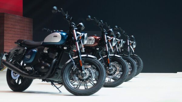 The new Jawa 42 lineup sits differently in terms of styling and mechanical characteristics but it does carry over certain characteristics. The motorcycle gets an upgraded version of the same 334cc engine that powers the standard 42.  