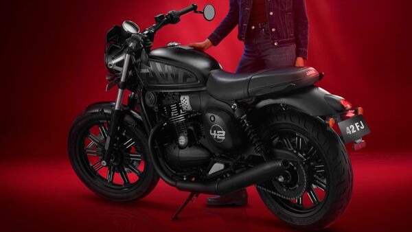 The motorcycle comes with different alloy wheels with a machined finish. On other changes, the Jawa 42 FJ comes bearing an off-set fuel tank cap and an upswept dual-pipe exhaust setup. It features an LED headlamp, a digi-analogue instrument cluster, and an assist and slipper clutch.  