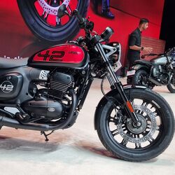 The 2024 Jawa 42 FJ 350 gets the new 334 cc Alpha 2 engine with 28.7 bhp and 29.6 Nm, paired with a 6-speed gearbox with an assist & slipper clutch