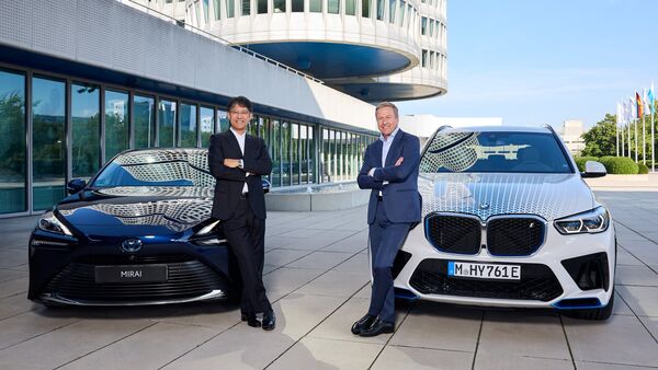 First BMW hydrogen-powered car to arrive in 2028, co-developed with Toyota