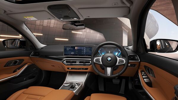 The cabin of the new 3 Series Gran Limousine M Sport features state-of-the-art tech in the form of the BMW Curved Display and the BMW Live Cockpit Plus with 3D navigation. The driver gets an M Leather steering wheel with multifunction buttons in a three-spoke design.