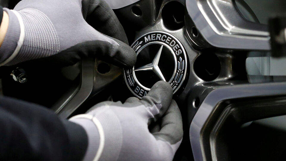 Mercedes-Benz EV sales