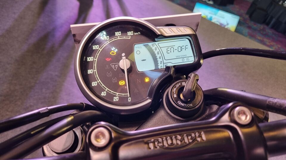 Triumph Speed T4