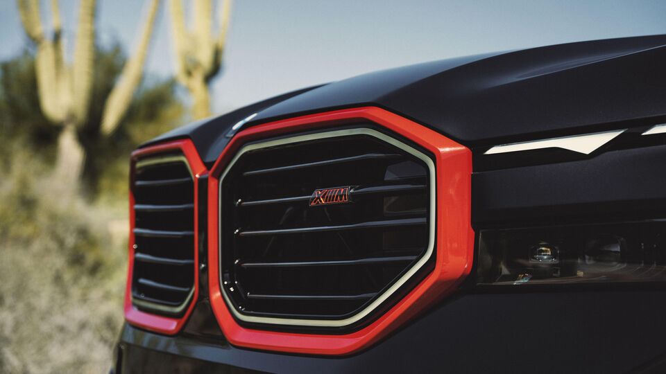 BMW XM Label Red 