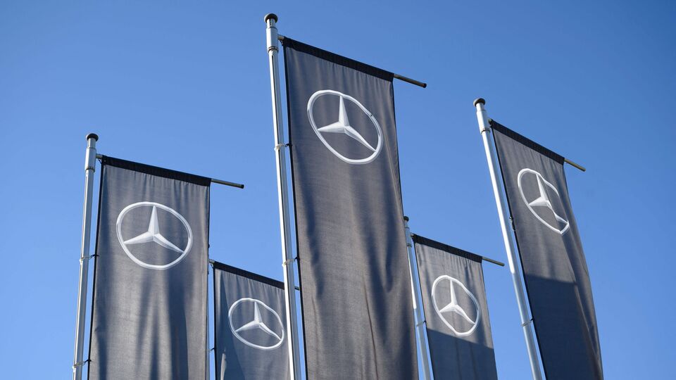 Mercedes flags