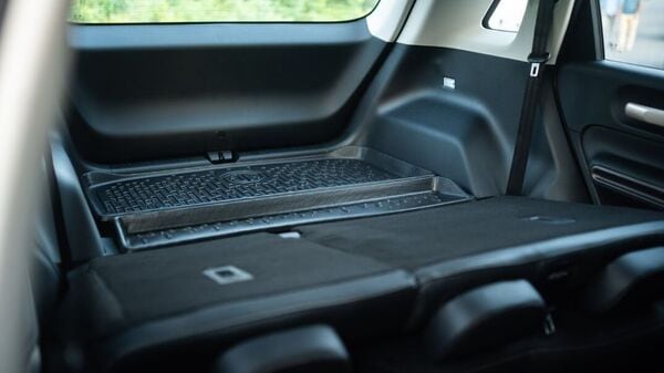 At 600 litres, the Windsor EV has a cargo area that can pack in the biggest suitcases that you can find anywhere in your house. The rear-seats also split fold for more storage options.