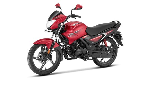 Flipkart is offering the Hero Glamour, a commuter motorcycle from the manufacturer. The available options include both the Drum and Disc variants, as well as the XTEC versions. The pricing ranges from <span class='webrupee'>₹</span>81,098 to <span class='webrupee'>₹</span>86,998.