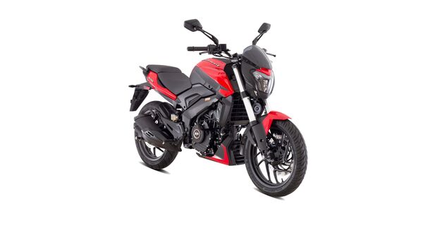 The Dominar 250 serves as the smaller counterpart to the Dominar 400, which has gained significant popularity among motorcycle touring enthusiasts. While the Dominar 250 features a less premium componentry and a reduced engine size, it successfully maintains a robust and appealing aesthetic. The ex-showroom price for the Bajaj Dominar 250 is set at <span class='webrupee'>₹</span>1,85,894, although it is available on Flipkart for <span class='webrupee'>₹</span>1,83,894.