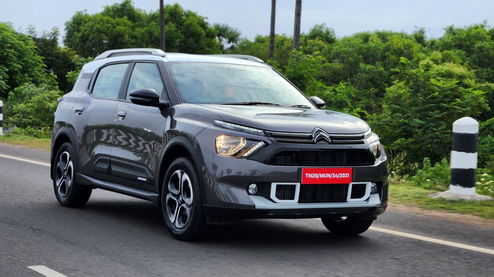 Citroen C3 Aircross SUV और अधिक किफायती हो गई है। कीमत जांचें और नया क्या है