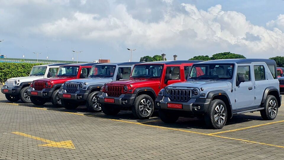Mahindra Thar Roxx booking variants