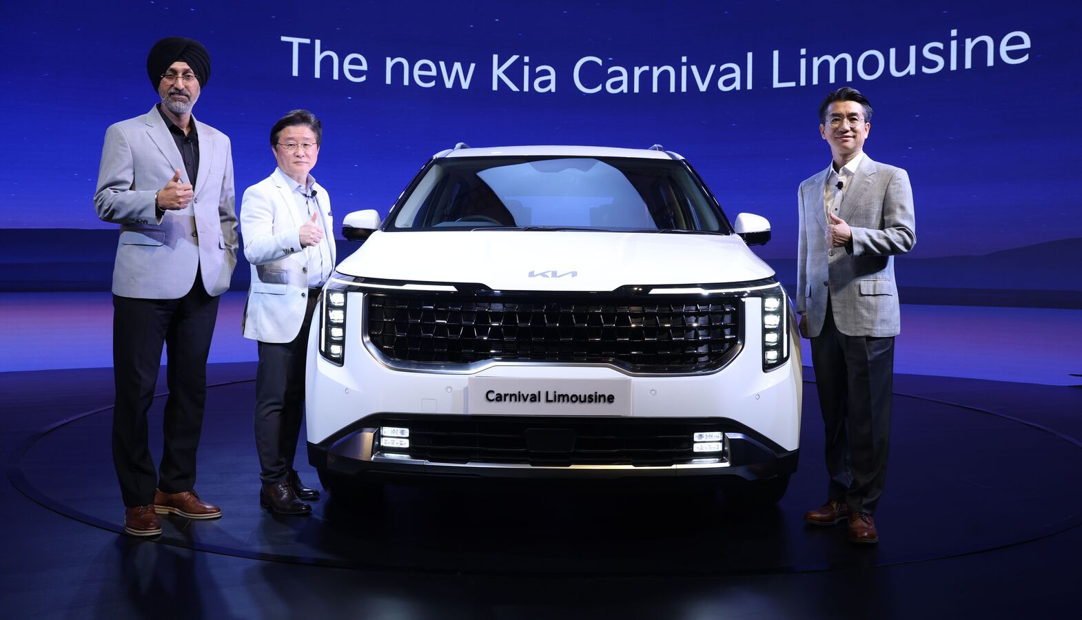 2024 Kia Carnival launched in India at ₹63.90 lakh. Check details