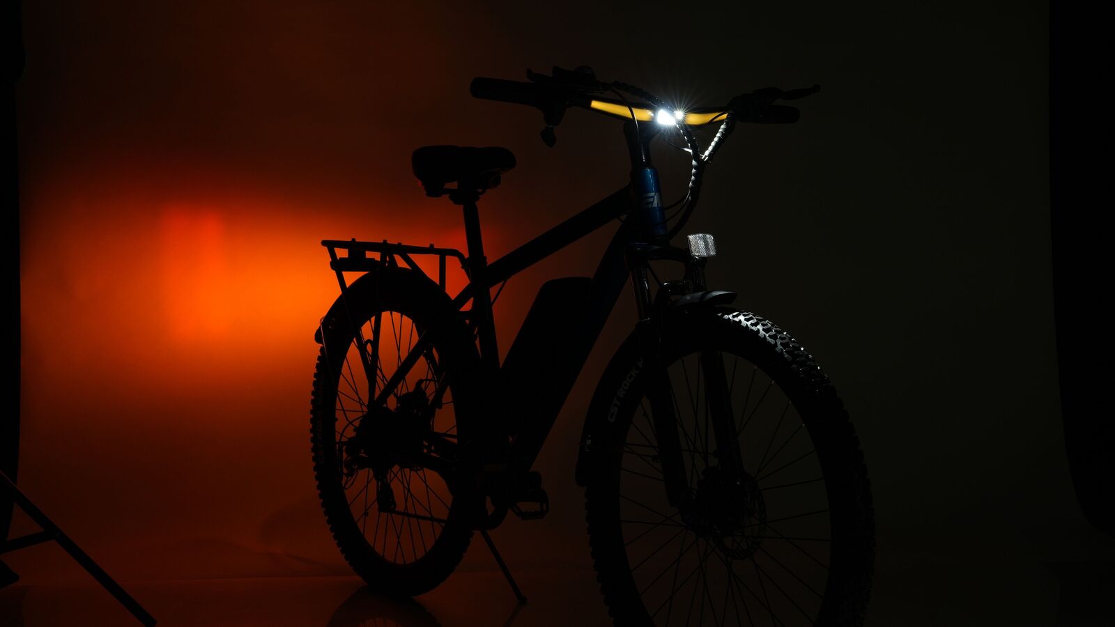 EMotorad T-Rex Pro: Check out this cool bike with headlight and indicators built in it’s handlebars