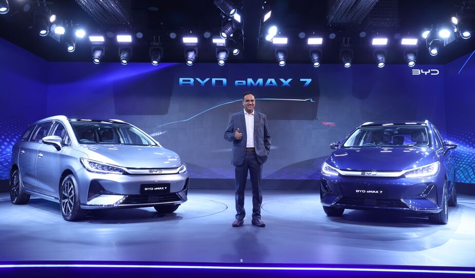 BYD eMAX 7