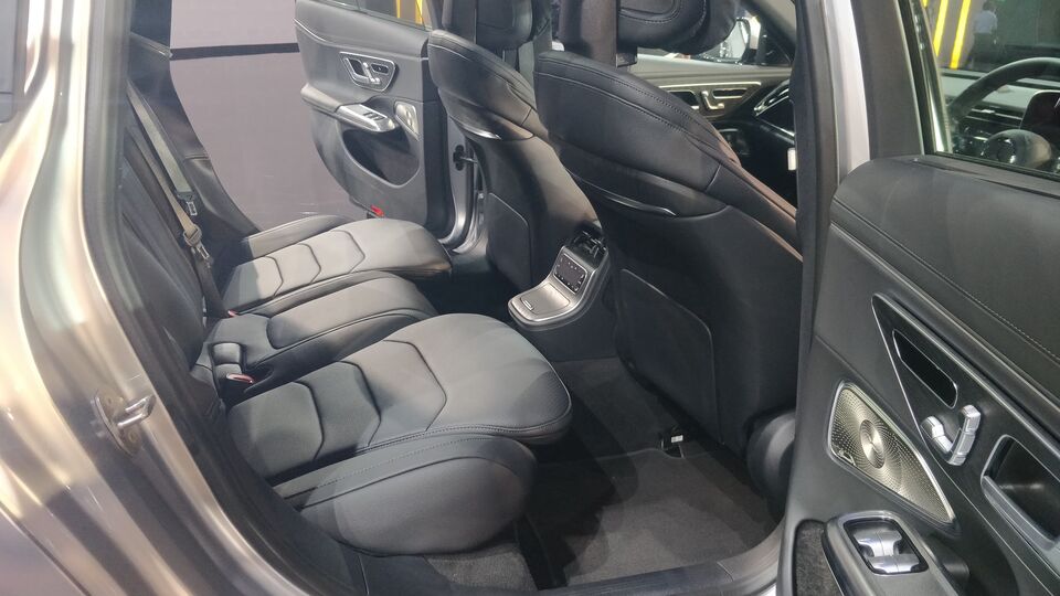 Mercedes-Benz E-Class LWB