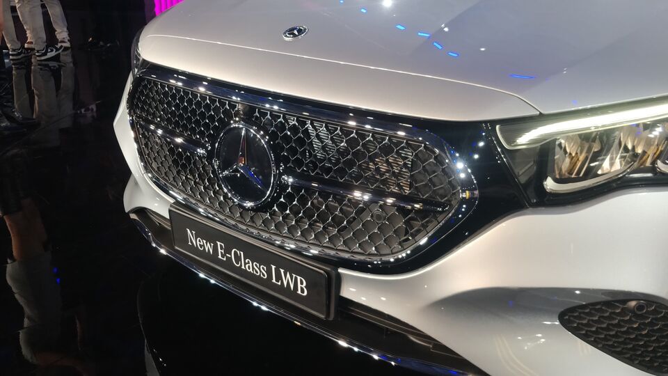 Mercedes-Benz E-Class LWB