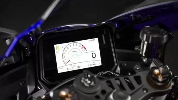 The TFT screen shows all the vital information to the rider. 