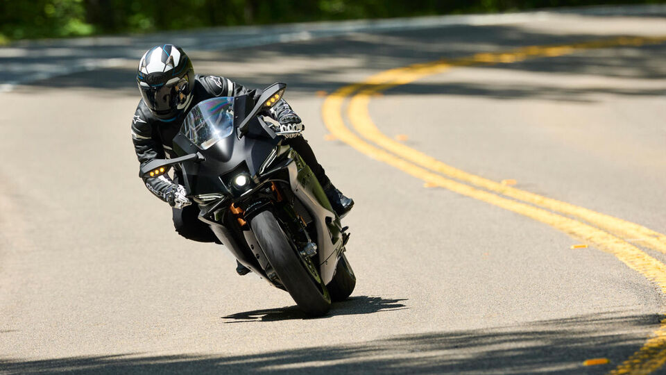 2025 Yamaha R9