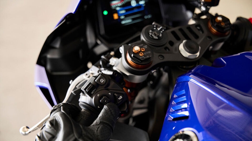2025 Yamaha R9