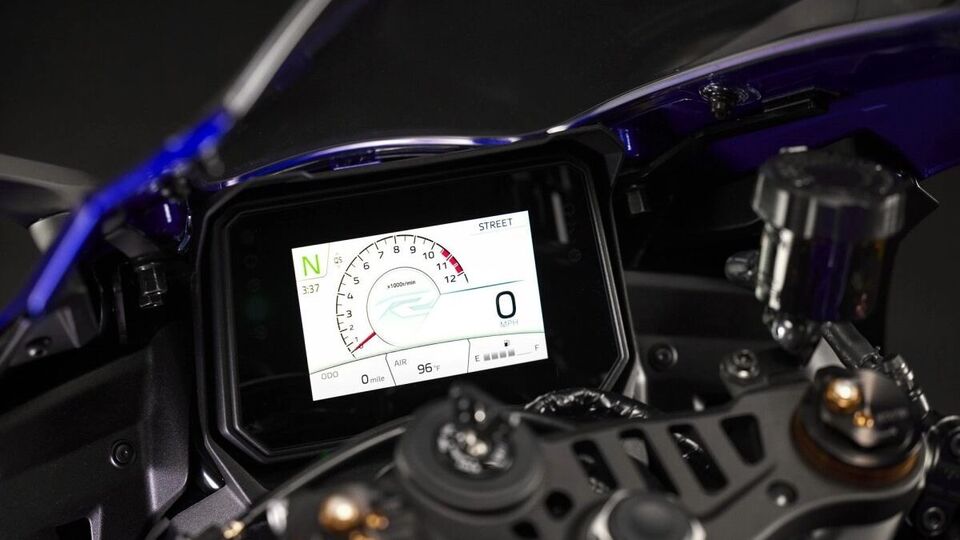 2025 Yamaha R9