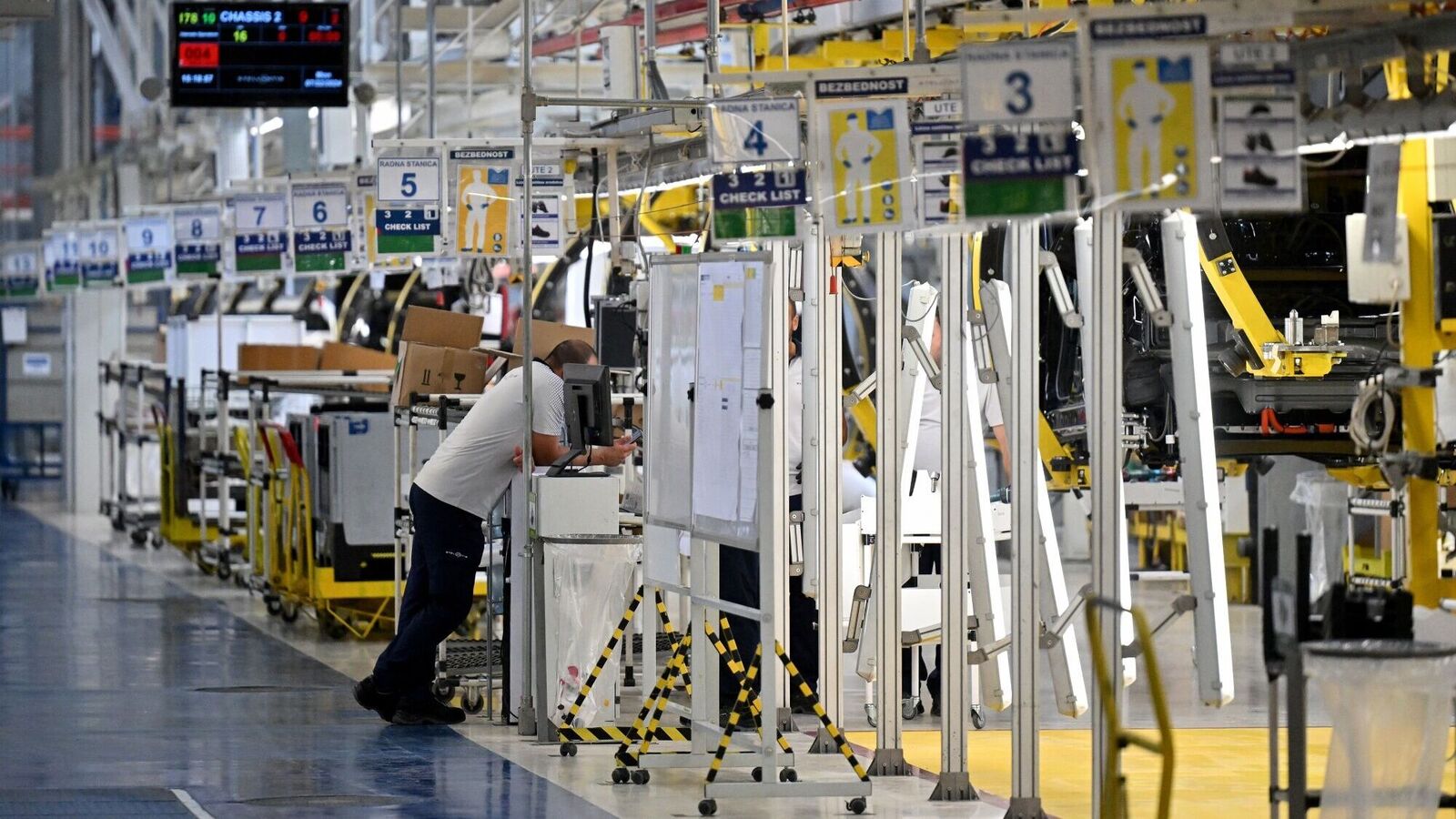 Car manufacturing in Italy too expensive, says Stellantis CEO