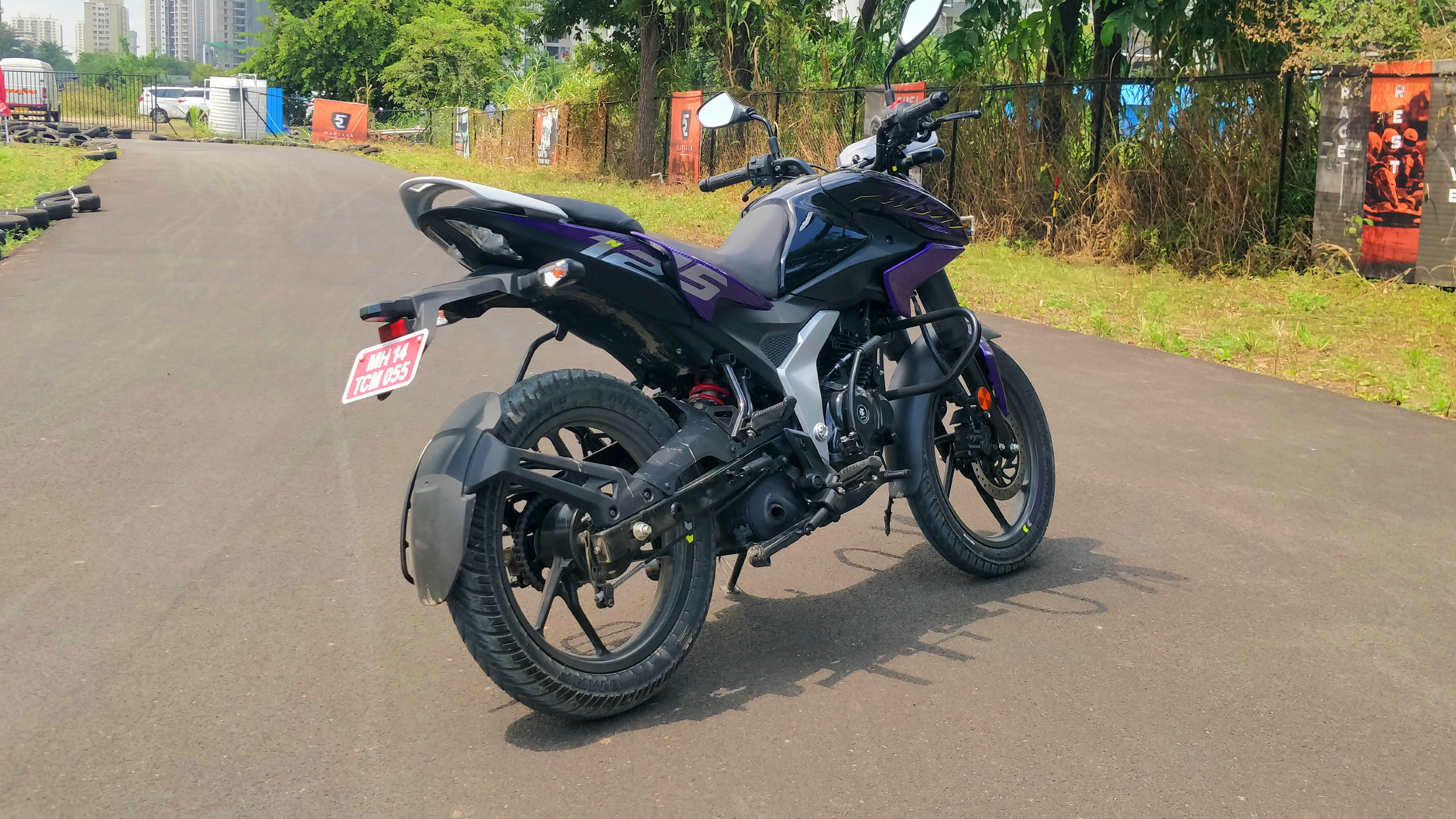 The new Pulsar N125 gets an identity of its own and that's what sets it apart from the other Pulsars in the family. At just under <span class='webrupee'>₹</span>1 lakh (ex-showroom), it's surely the most likeable way to join the Pulsar clan