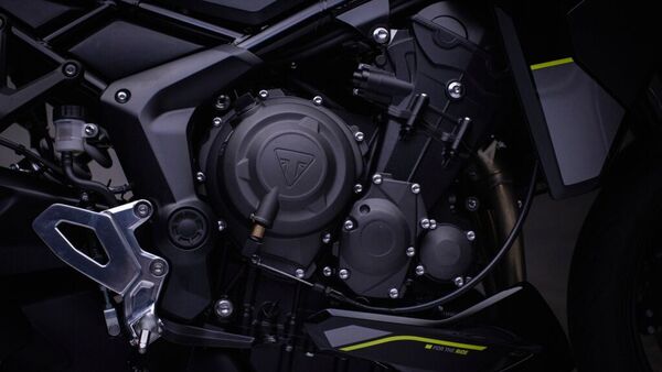 The 798 cc, inline three-cylinder engine puts out 113 bhp peak power and 84 Nm of maximum torque. The gearbox on duty is a 6-speed unit along with a bi-directional quickshifter. 