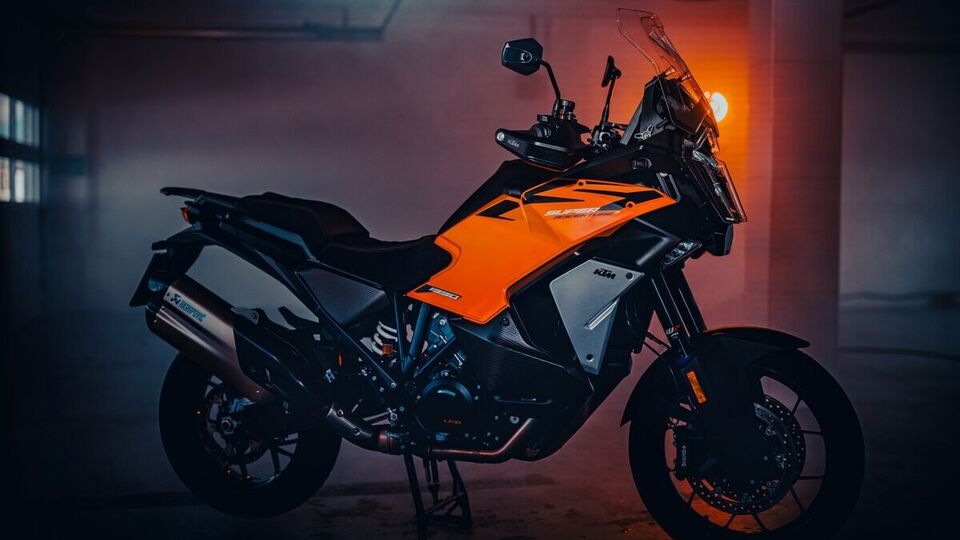 2025 KTM 1390 Super Adventure S Evo