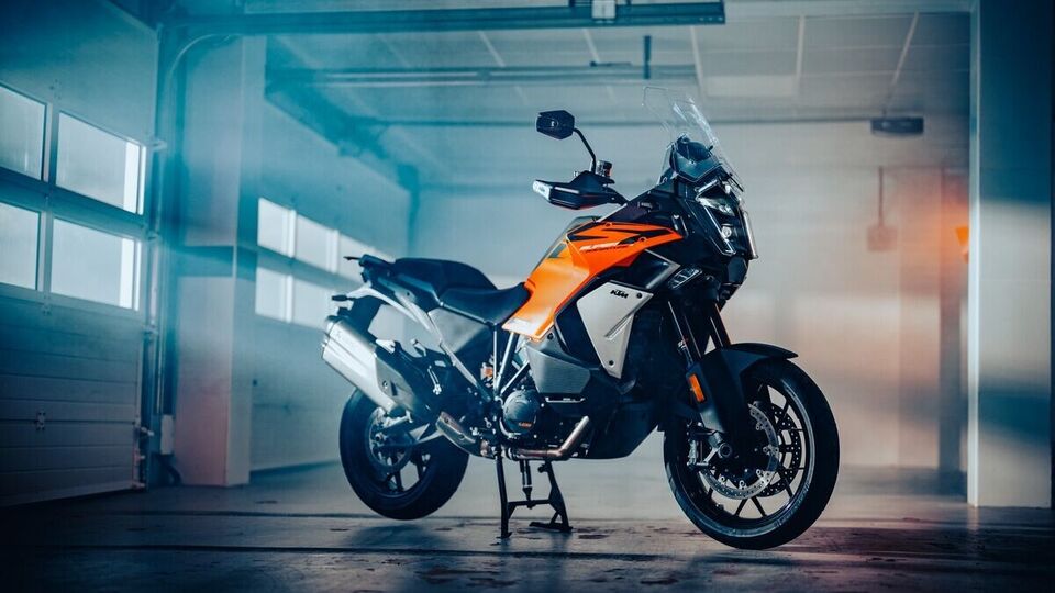2025 KTM 1390 Super Adventure S Evo