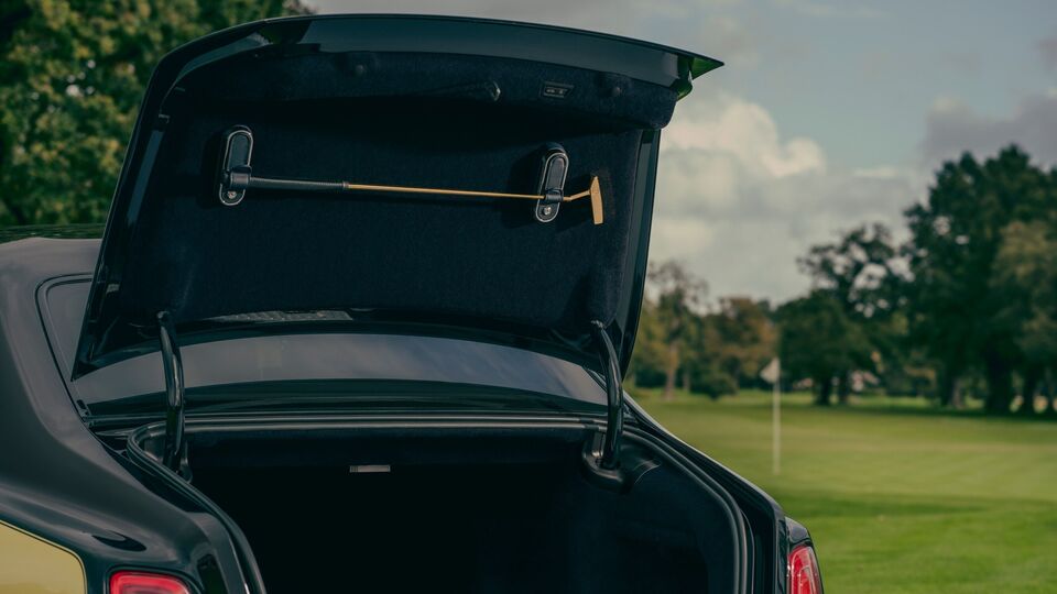 rolls royce phantom extended goldfinger 