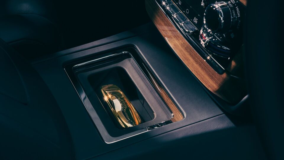 rolls royce phantom extended goldfinger 