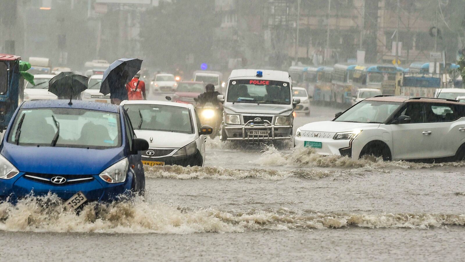 चक्रवात दाना में कार प्रभावित? यहां बताया गया है कि बीमा कवरेज कैसे प्राप्त करें