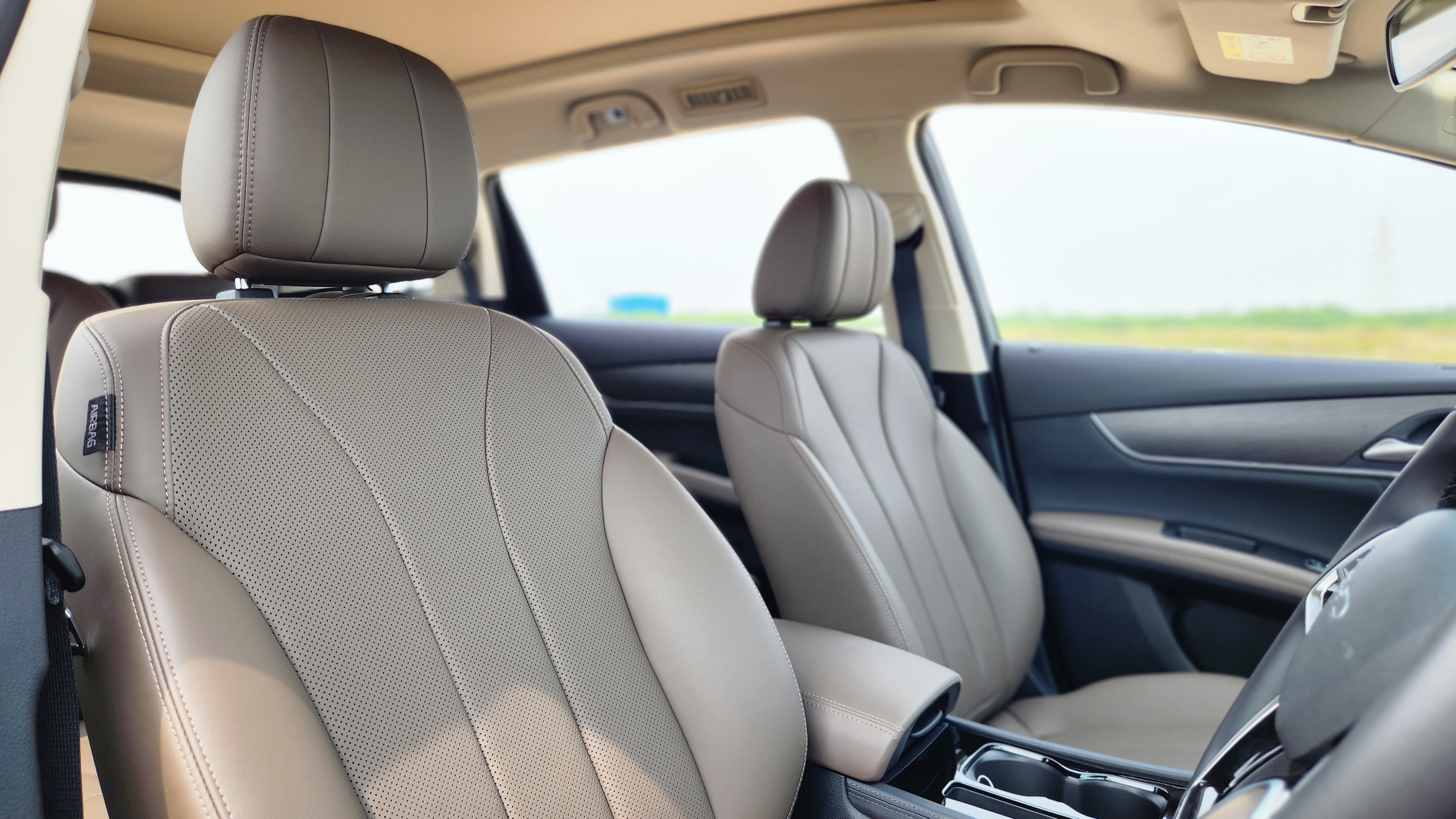 The front seats are ventilated, power-adjustable seats offering six-way adjustment for the driver and four-way adjustment for the passenger.